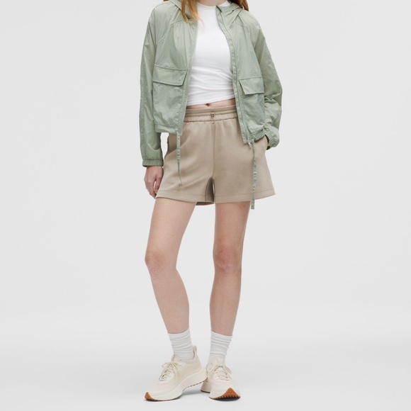 Lululemon Softstreme Perfectly Oversized Cropped Crew + Matching Shorts - Picture 4 of 11